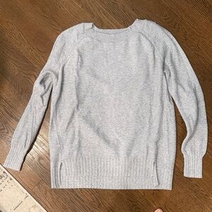 Old Navy Light Gray Crew Neck Sweater